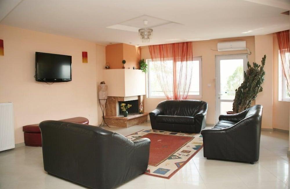 Assembly Hotel Anchialos ภายนอก รูปภาพ